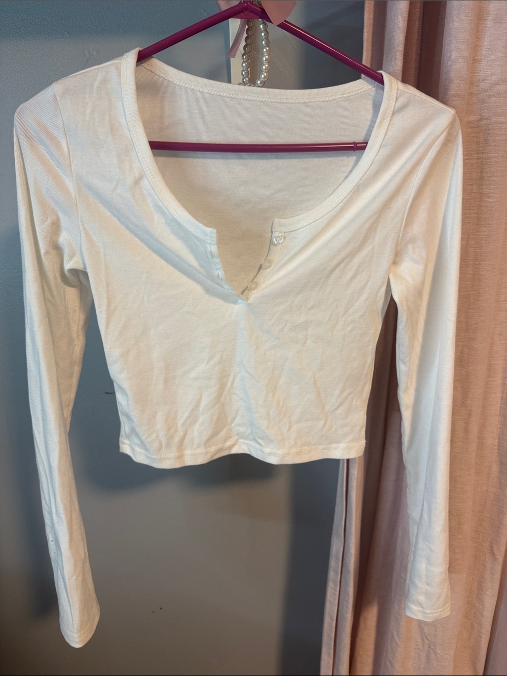 H&M White Long-Sleeve Henley Crop Top